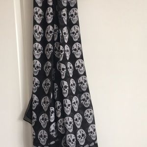 Skull scarf